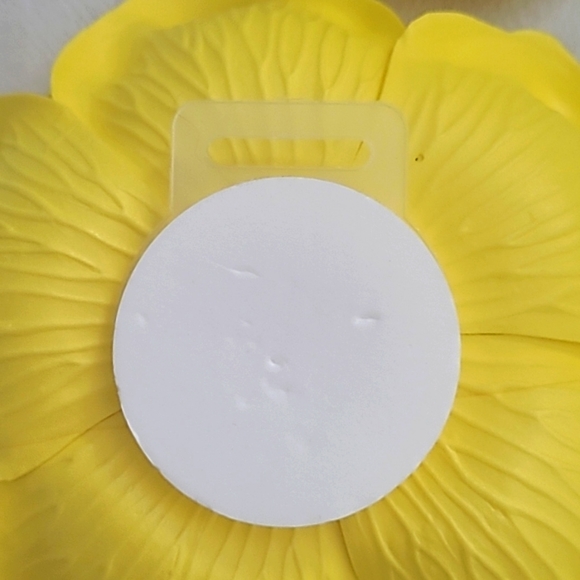 Set of 4 Small Yellow Decorative Giant Flower Party Baby Shower Decor Easy Hang - Picture 7 of 7